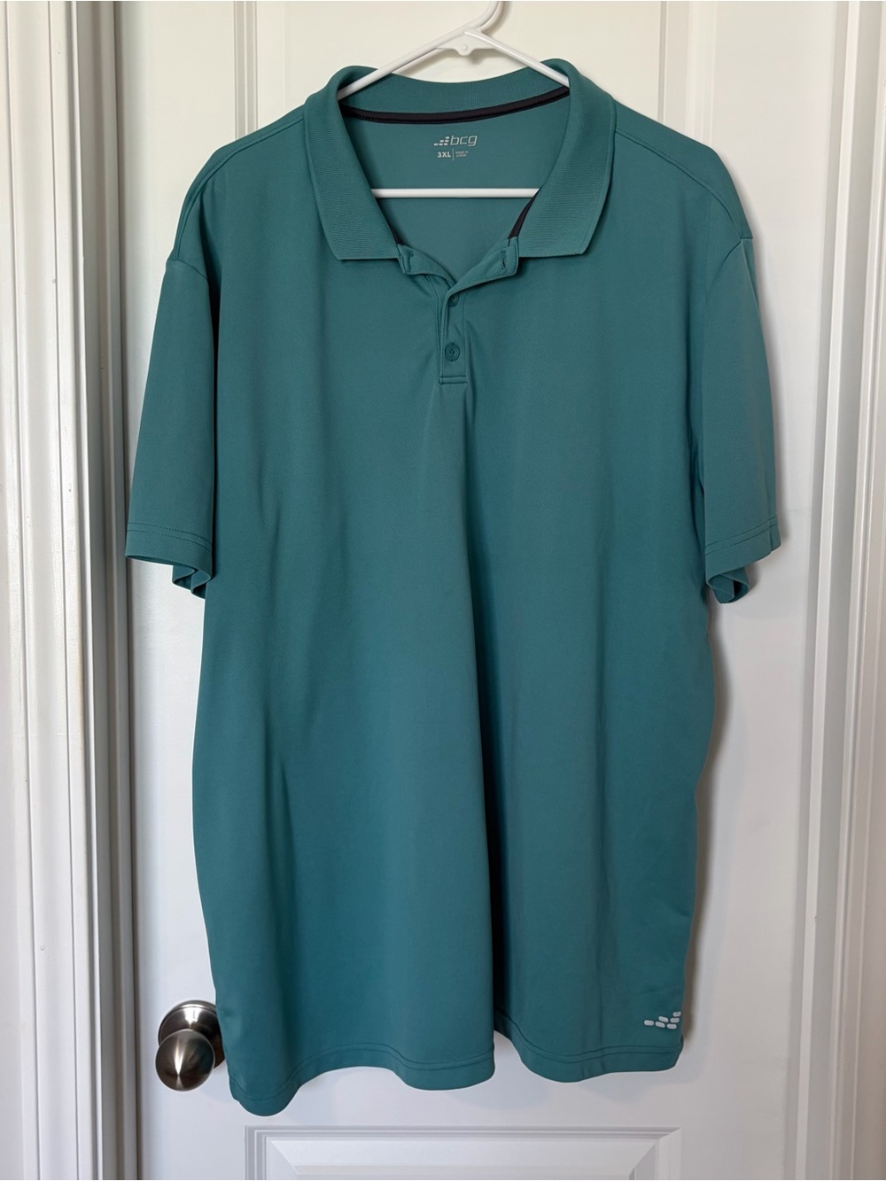 bcg Men's Teal Green Performance Polo
Size 3x
Small snags on lower side of shirt